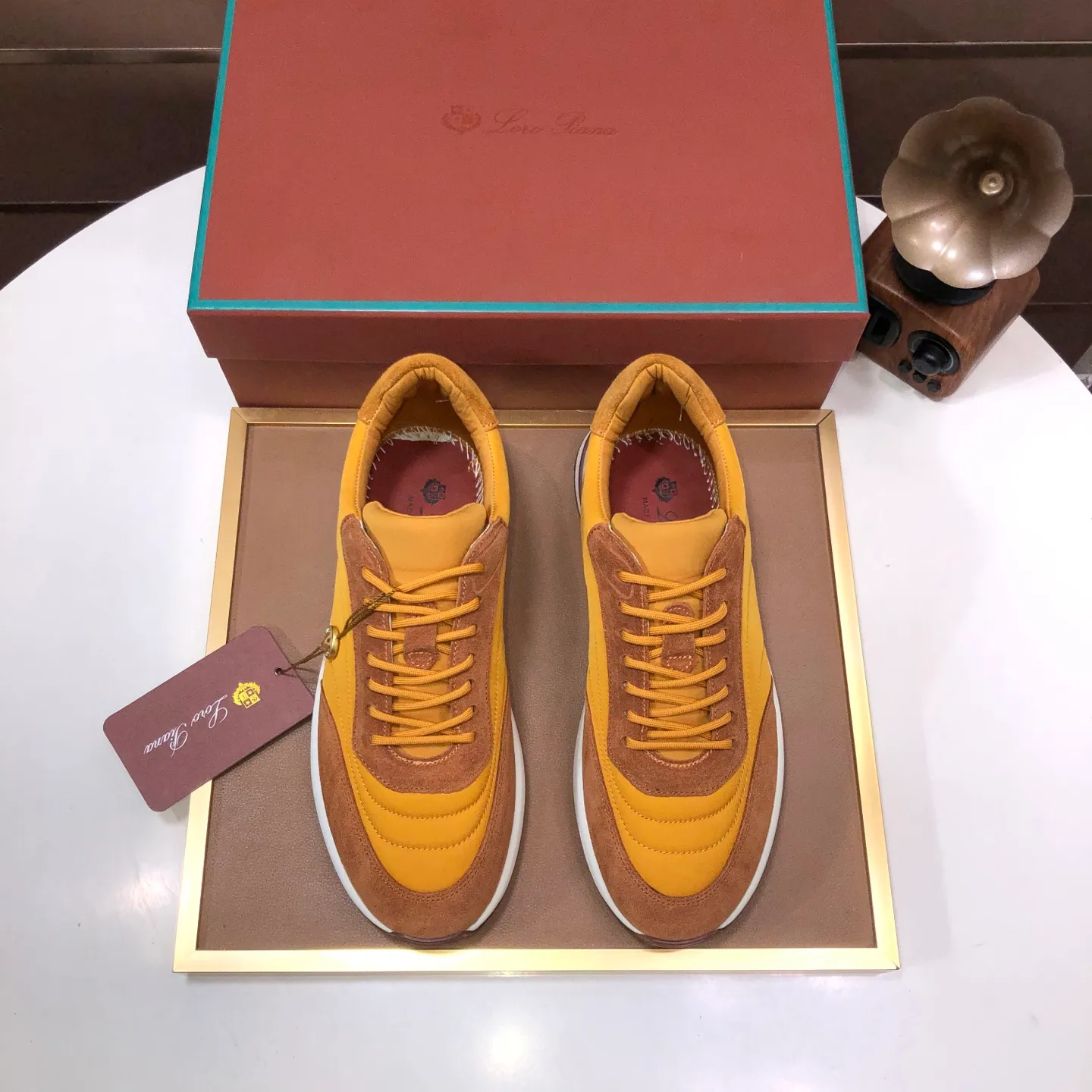 Men's shoes 💰600💰[𝐥𝐨𝐫𝐨 𝐏𝐢𝐚𝐧𝐚] lp classic loafers, an Italian treasure brand, the only brand that can match Hermès! Only after wearing it do we realize that we cannot let down our feet. The upper is imported cashmere, the lining of water-dyed cowhide ➕ the cowhide feet, the official original glass rubber outsole, and the pendant. Exclusive original packaging (tag ➕ brand paper ➕ outer box ➕ hand bag) code number: 38-45
